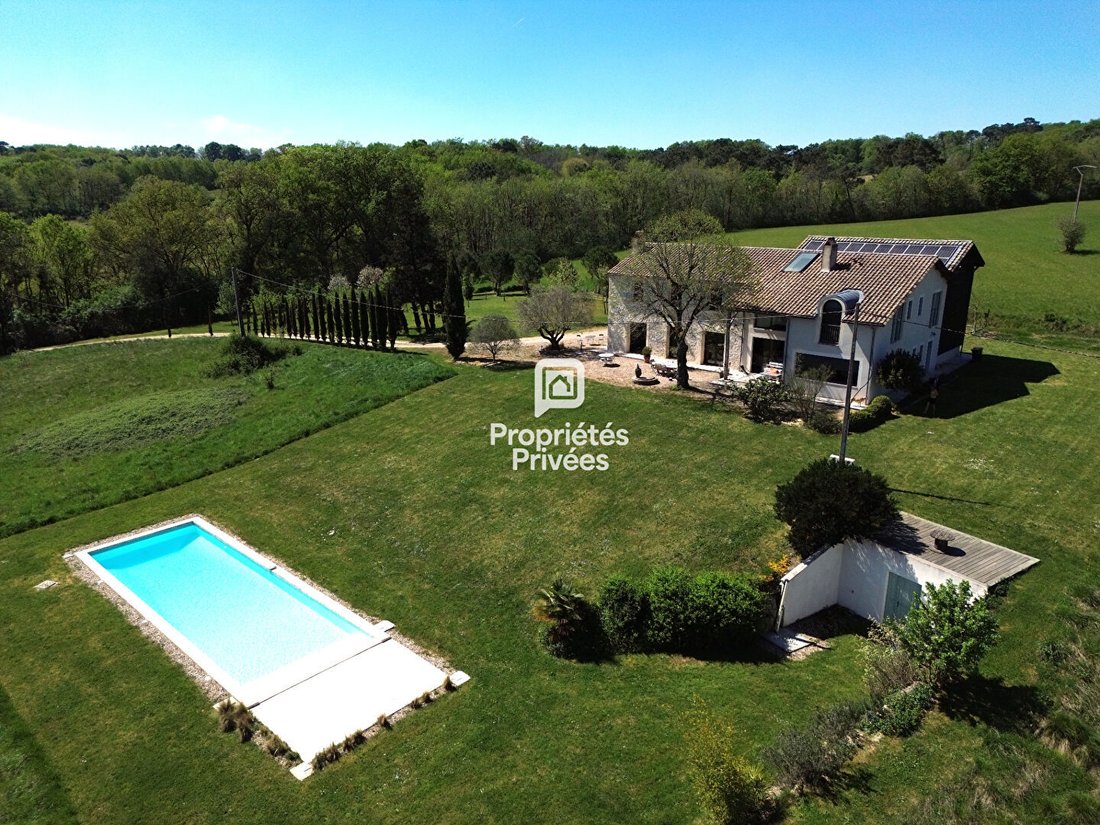 Villa in Bazas, Nouvelle-Aquitaine, France 1 - 17977389