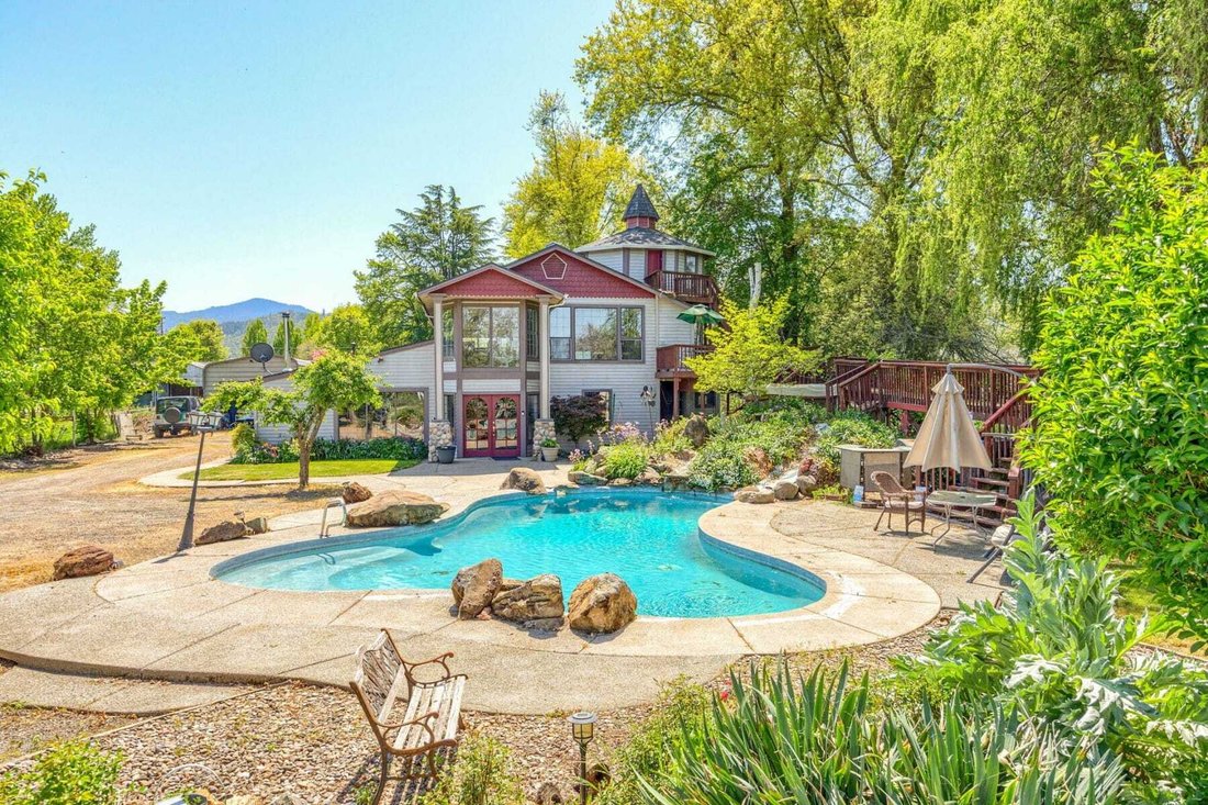 House in Medford, Oregon, United States 1 - 17977556