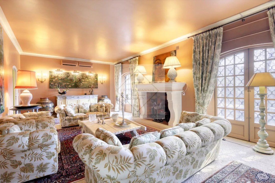 Villa in Mougins, Provence-Alpes-Côte d'Azur, France 5 - 12573357