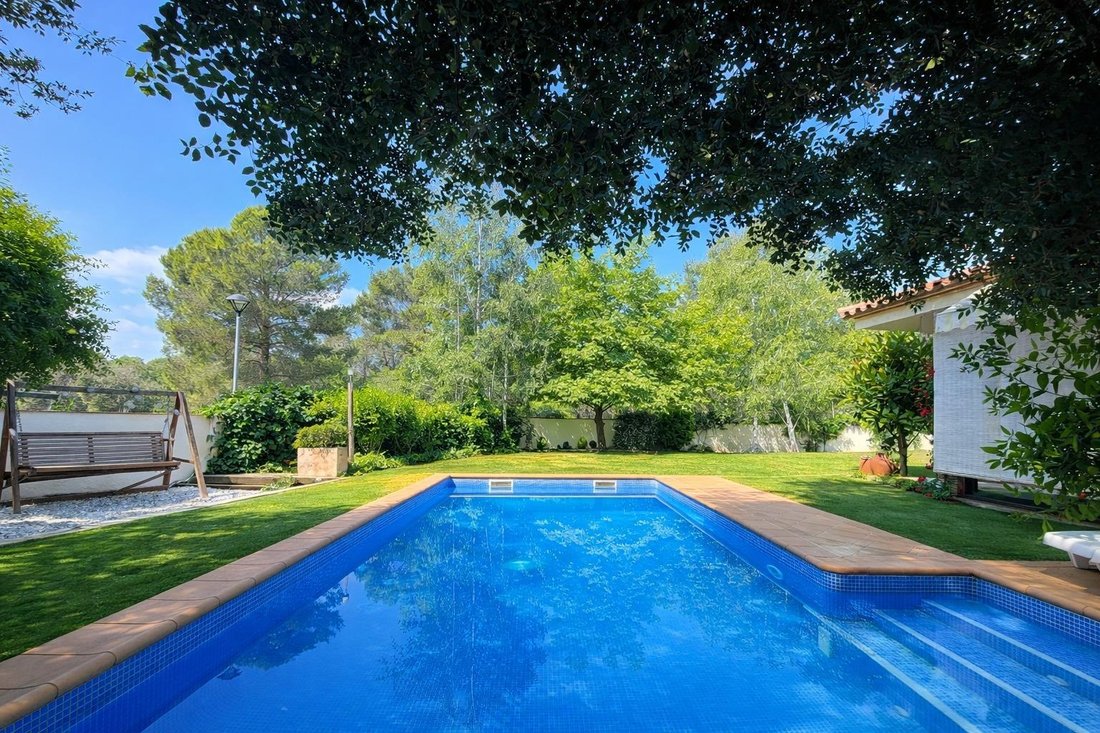Villa in Torroella de Montgri, Catalonia, Spain 2 - 17933736