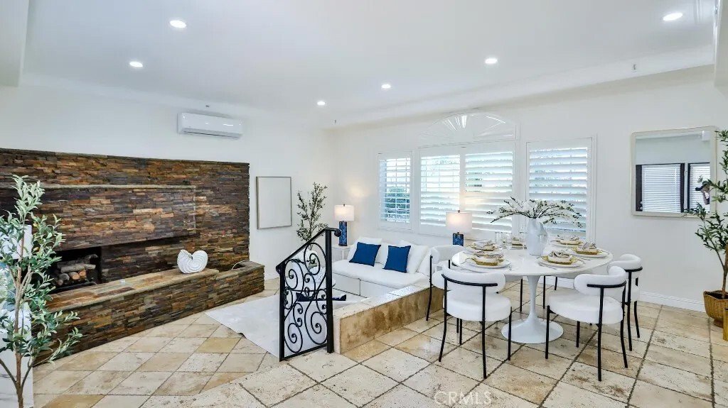 House in Signal Hill, California, United States 5 - 17607084