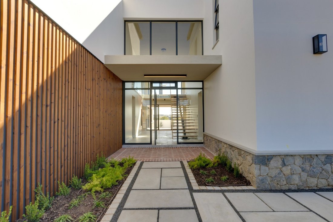 House in Sandton, Gauteng, South Africa 3 - 16183729