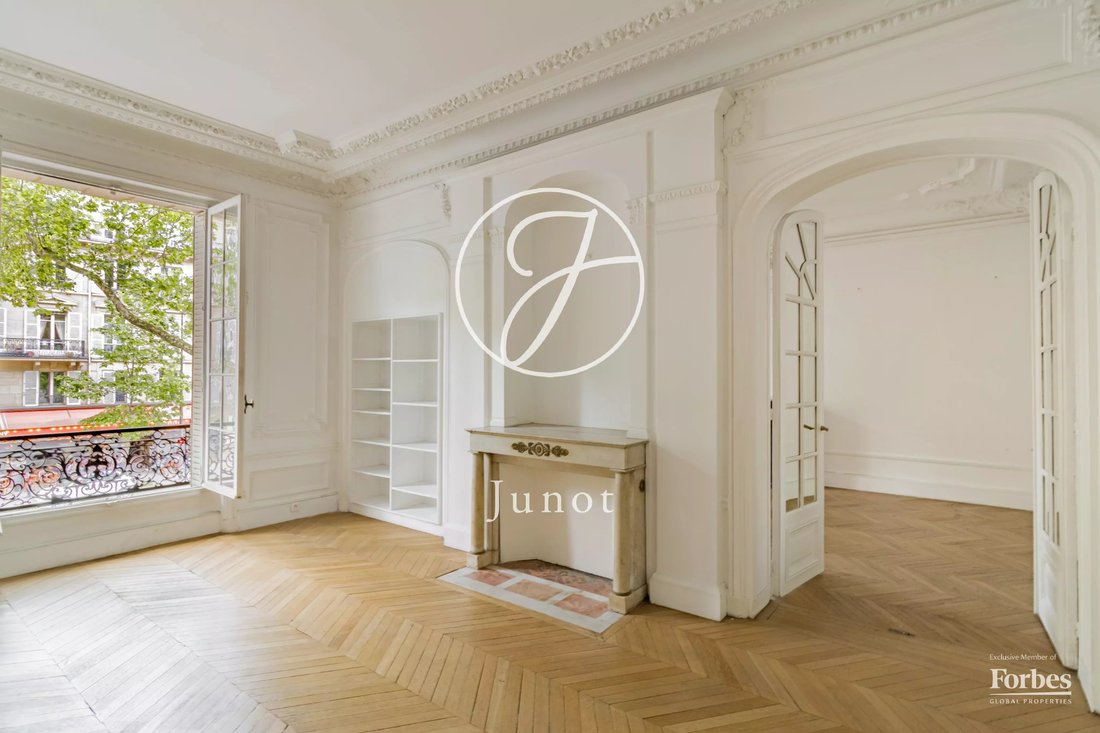 Apartment in Parc Monceau, Paris 8e Arrondissement, Paris 4 - 17976653