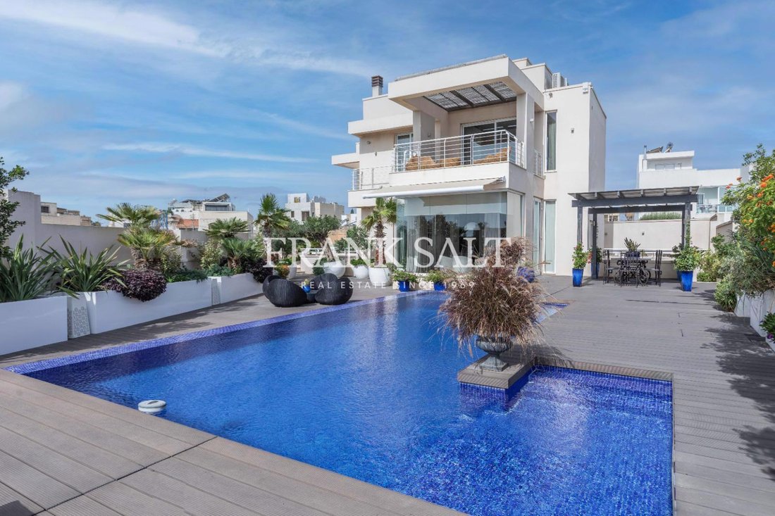 Villa in Swieqi, Malta 2 - 13887295