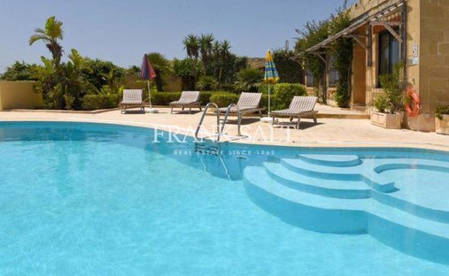 Bungalow in Santa Lucija, Malta 1