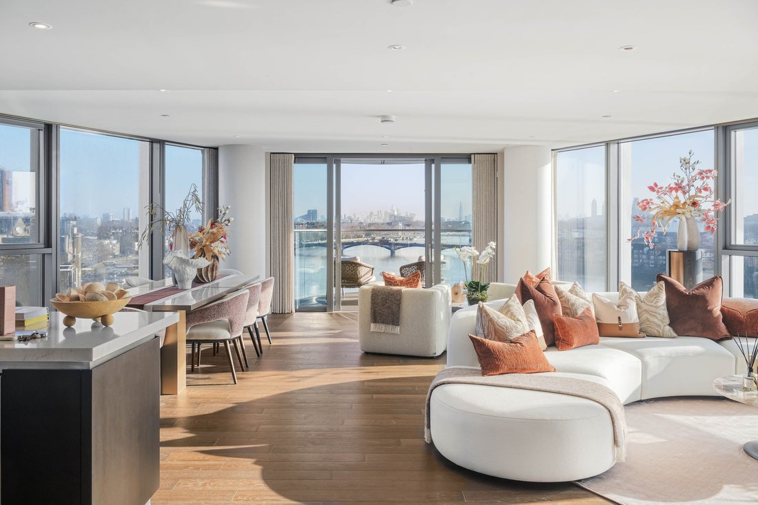 Condo in Chelsea Harbour, England 1 - 17976576