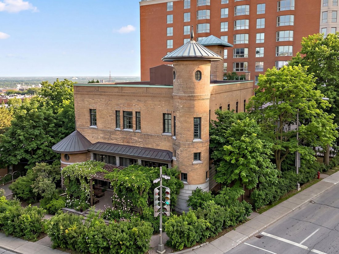 Apartment in Westmount, Quebec, Canada 1 - 17976440