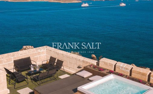 Villa in Għajnsielem, Malta 1