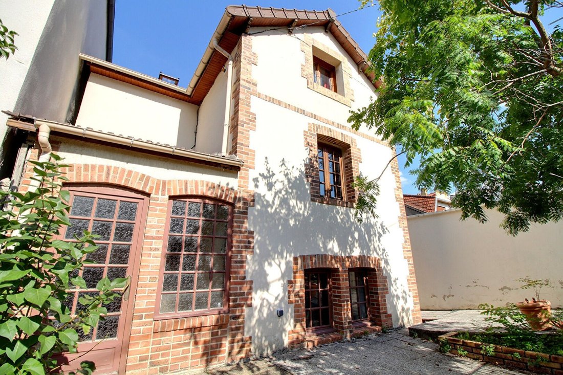 Villa in Plateau-Grèves-Europe-Gare du Stade-Fossés Jean, Colombes, France 1 - 17977338
