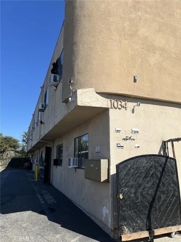 Los Angeles, California, United States 4 - 17089861