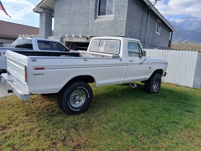 Pickup in Glendale, United States 5 - 17982044