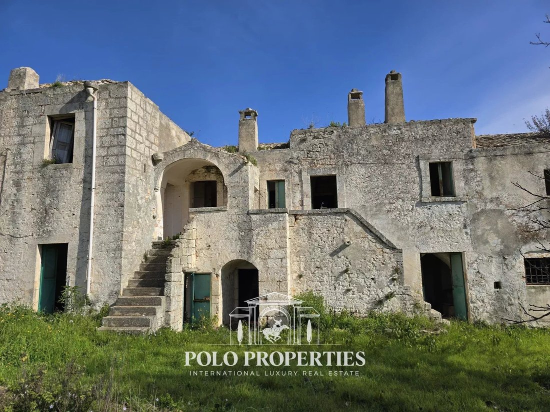 Estate in Ceglie Messapica, Apulia, Italy 2 - 15269456