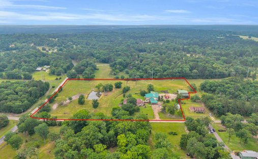 House in Oakhurst, Texas, United States 1