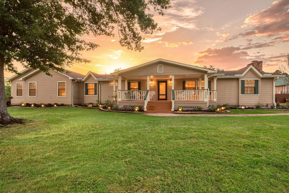 House in Oakhurst, Texas, United States 2 - 17982446