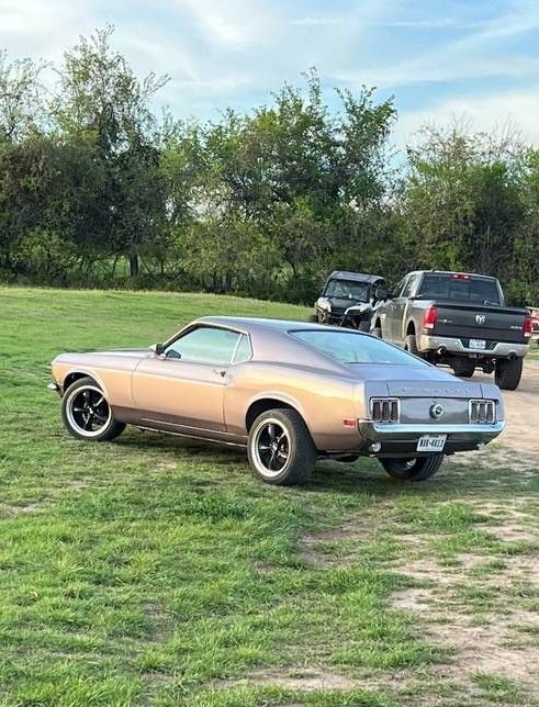 Coupe in Glendale, United States 2 - 17982066