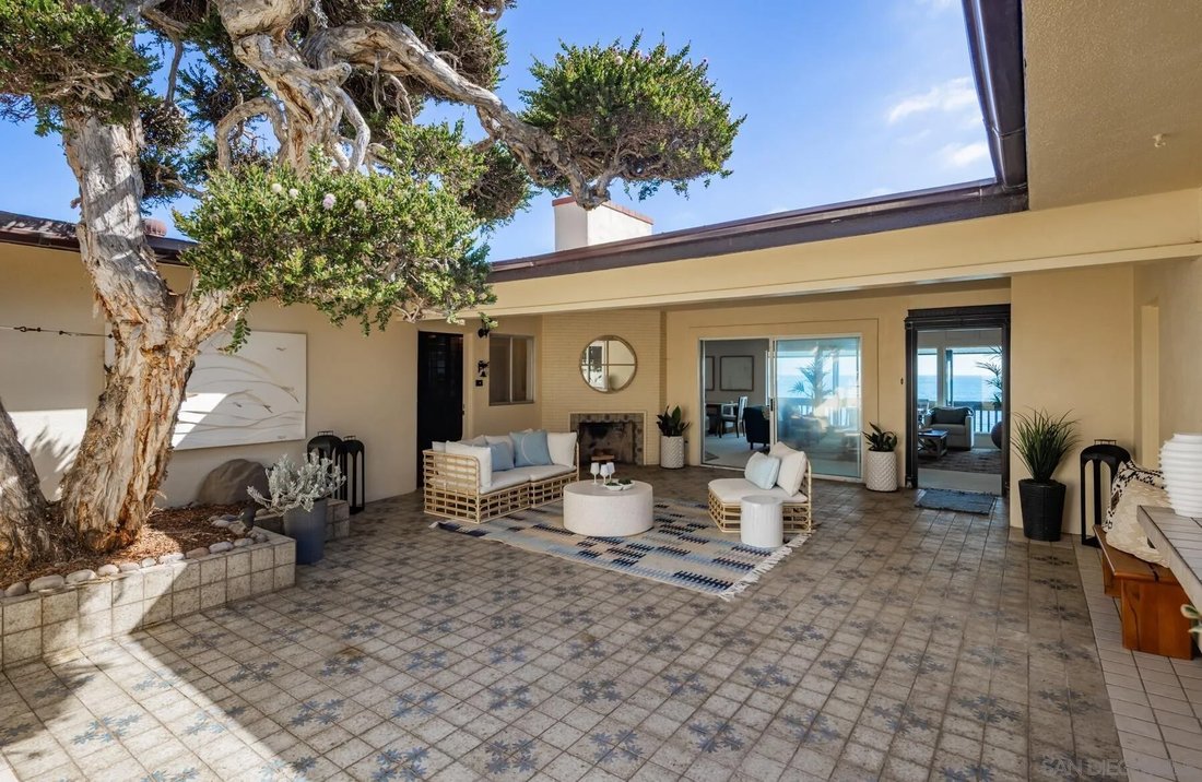 Carlsbad, California, United States 4 - 17982161