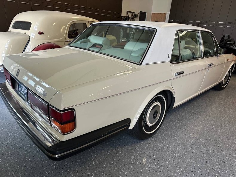 Sedan in Glendale, United States 5 - 17982075