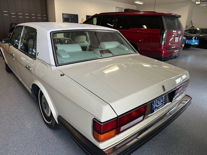 Sedan in Glendale, United States 4 - 17982075