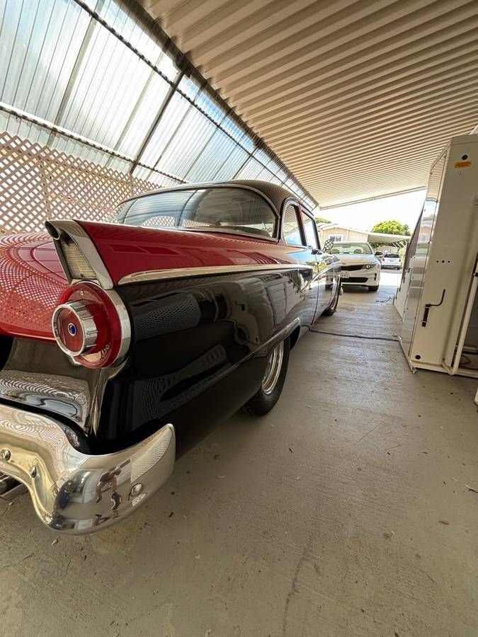 Coupe in Glendale, United States 3 - 17982070