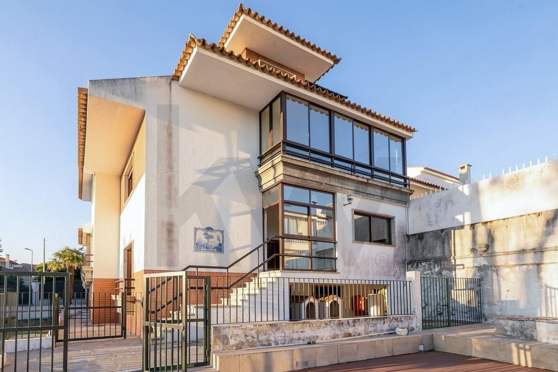 Townhouse in Carcavelos e Parede, Lisbon, Portugal 2 - 17982466