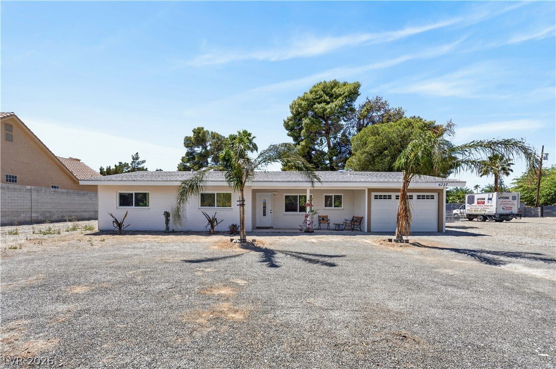 House in Las Vegas, Nevada, United States 1 - 17981551