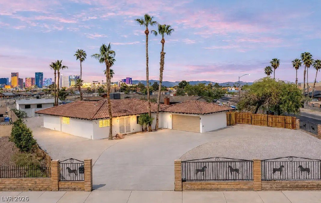 House in Las Vegas, Nevada, United States 1 - 17978494