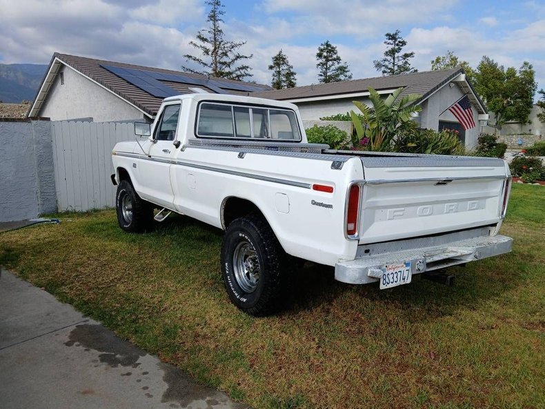 Pickup in Glendale, United States 4 - 17982044