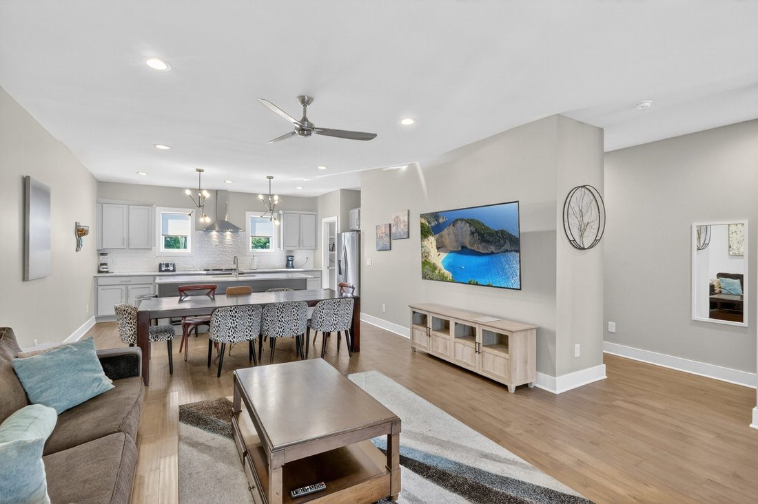Co Op in Nashville, Tennessee, United States 1 - 17981926