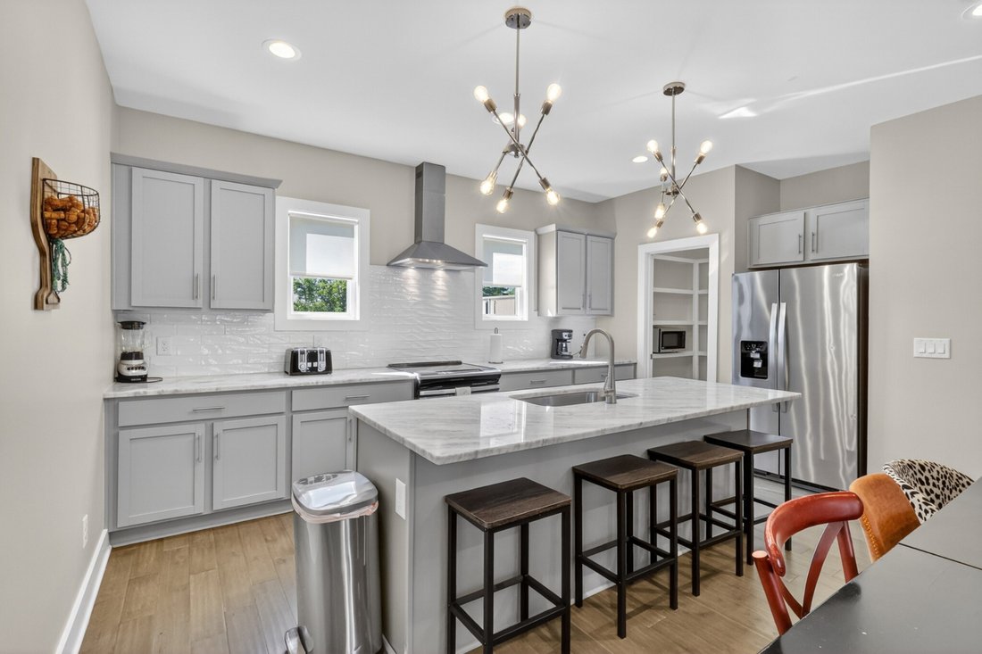 Co Op in Nashville, Tennessee, United States 5 - 17981926