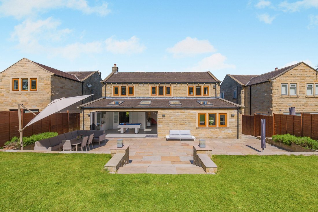 House in Kirkburton, England 3 - 17982234