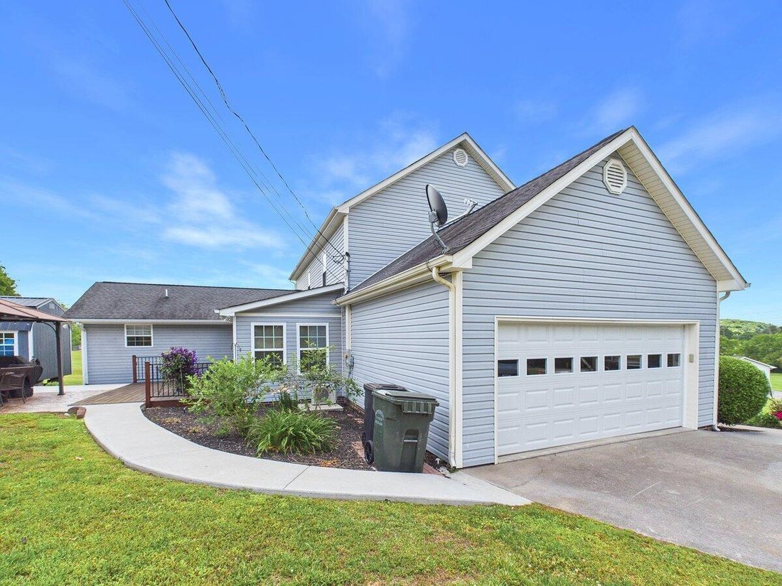 House in Riceville, Tennessee, United States 3 - 17981526