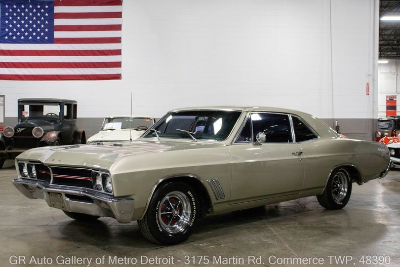 "West Coast Cruisin" in Commerce Twp, United States 1 - 17982470