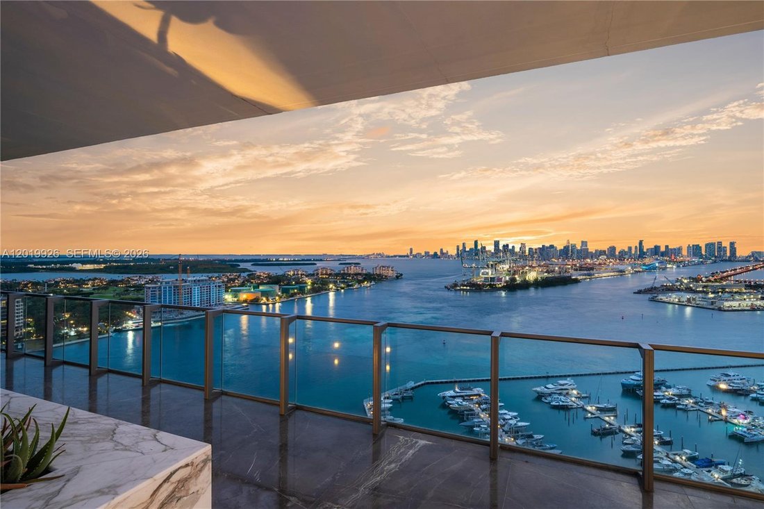 Condo in Miami Beach, Florida, United States 1 - 17982022