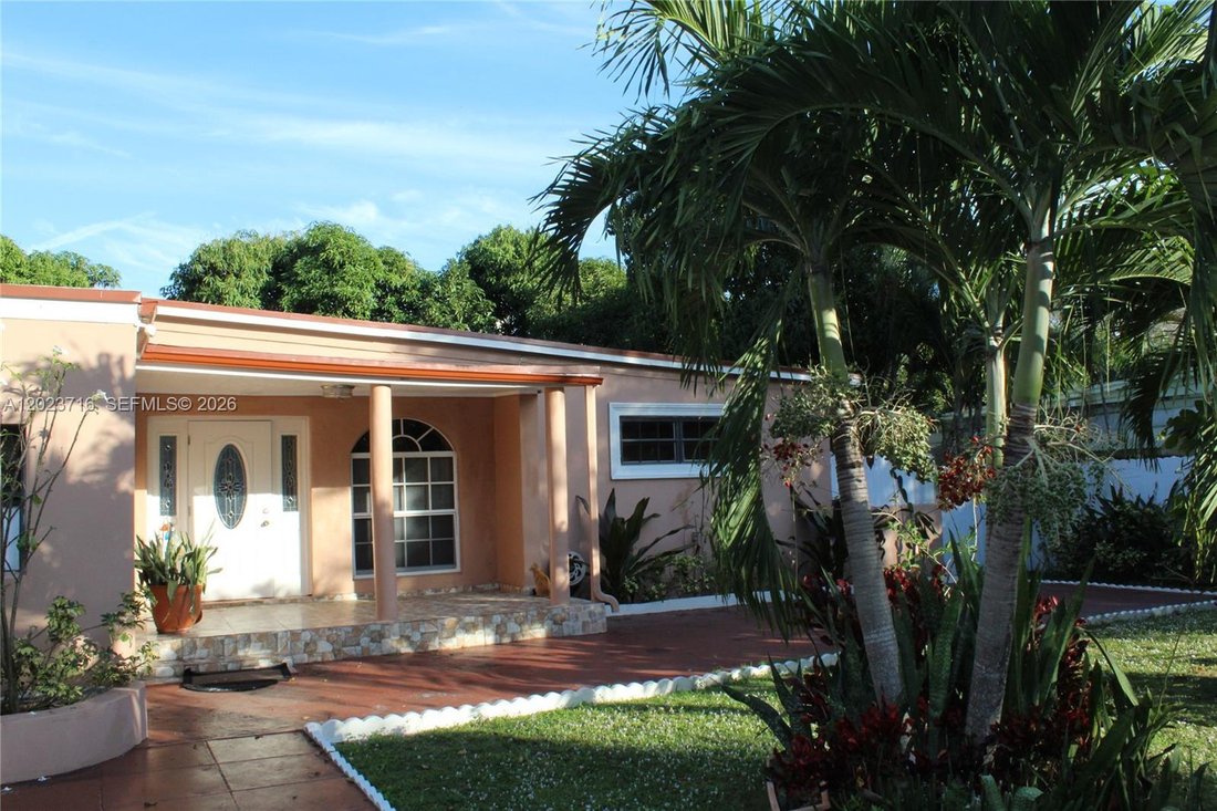 House in North Miami Beach, Florida, United States 4 - 17982036