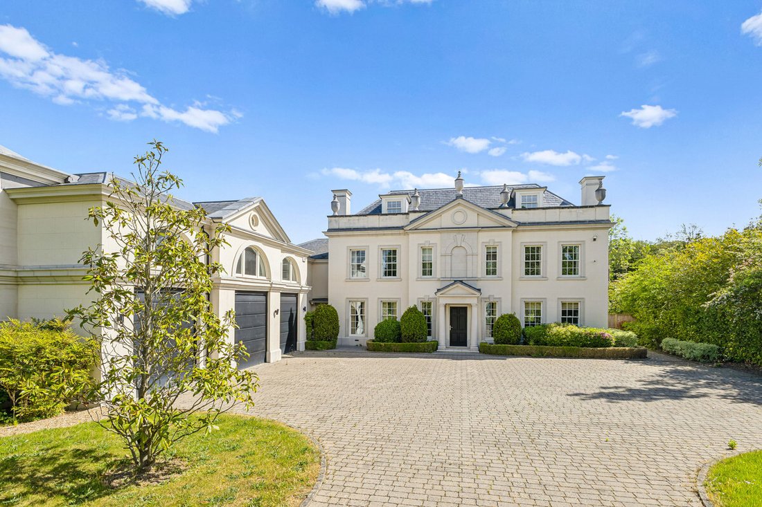 House in Oxshott, Elmbridge, England 3 - 17982236