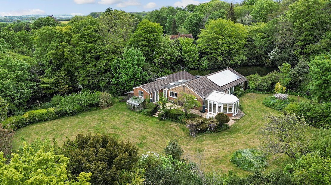 Bungalow in Shepherdswell (Shepherdswell with Coldred), Shepherdswell, England 1 - 17982349