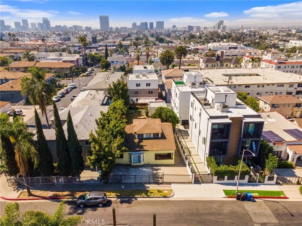 Los Angeles, California, United States 5 - 17982231