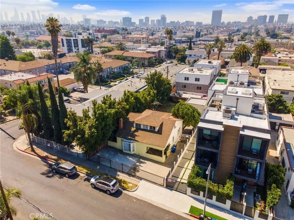 Los Angeles, California, United States 4 - 17982231