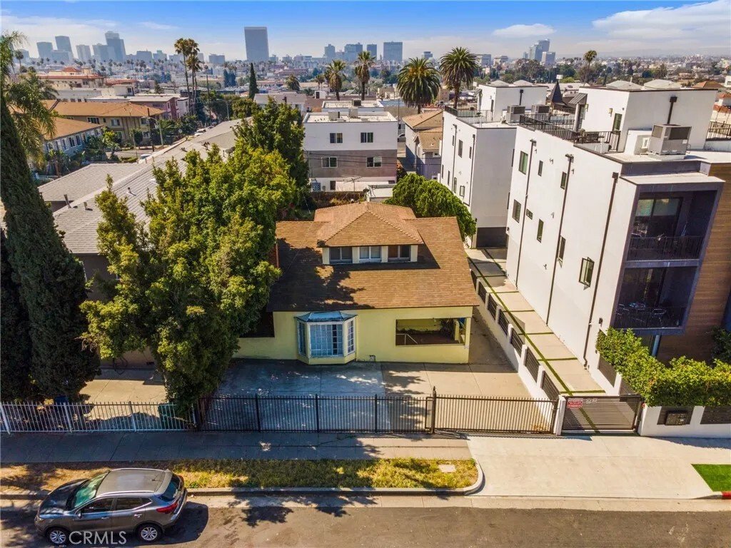 Los Angeles, California, United States 3 - 17982231