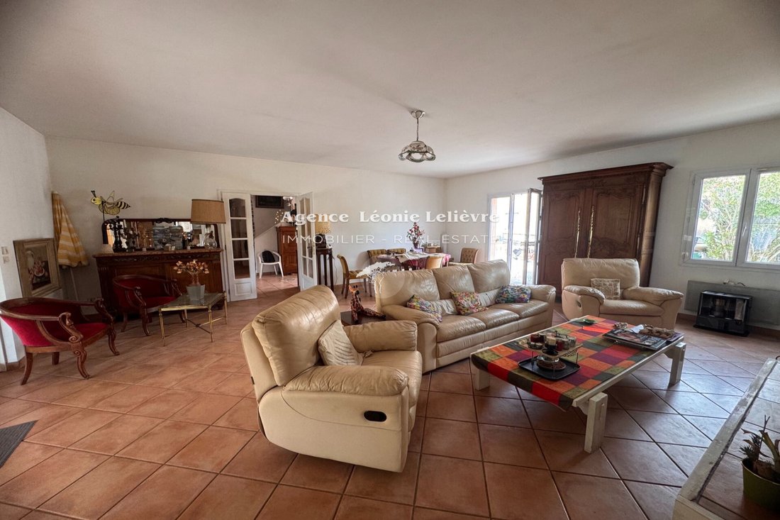 Villa in Les Issambres, Roquebrune-sur-Argens, France 3 - 17982591