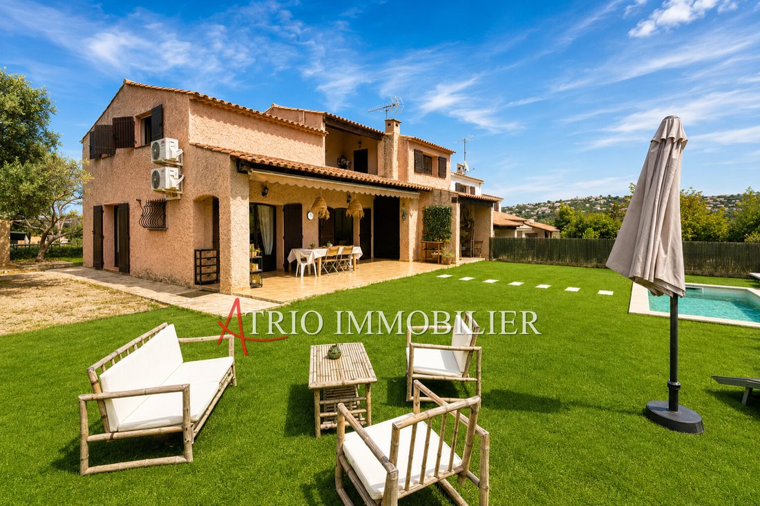 Villa in Saint-Laurent-du-Var, Provence-Alpes-Côte d'Azur, France 2 - 17982594