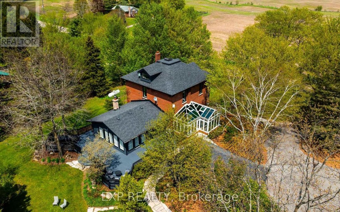 House in Mono, Ontario, Canada 1 - 17982786