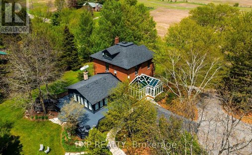 House in Mono, Ontario, Canada 1