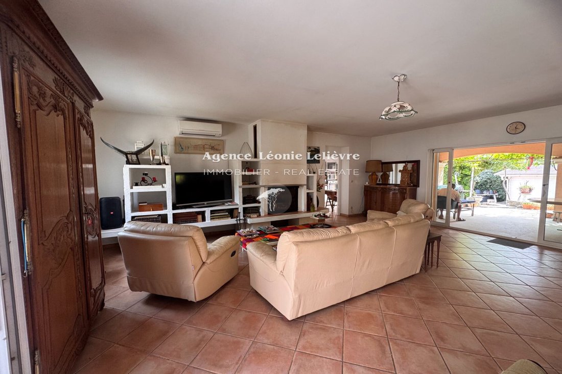 Villa in Les Issambres, Roquebrune-sur-Argens, France 4 - 17982591
