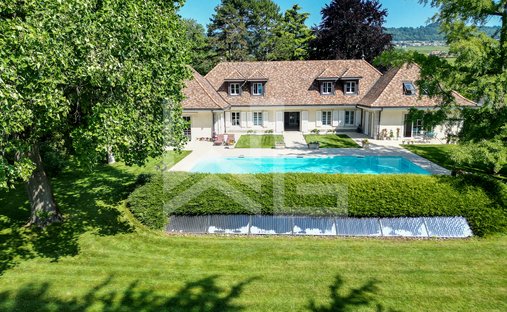 House in Rolle, Vaud, Switzerland 1