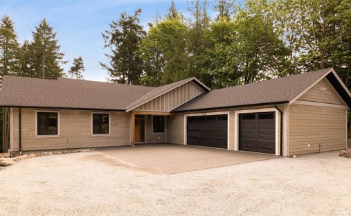 House in Mill Bay, British Columbia, Canada 1