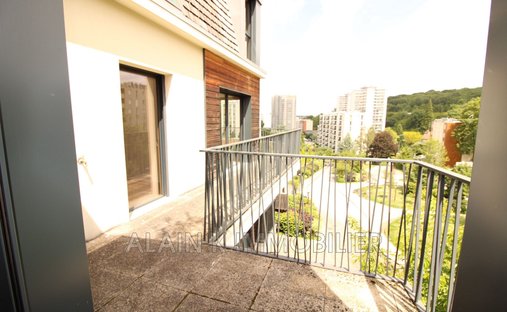 Apartment in Pavé des Gardes, Chaville, France 1