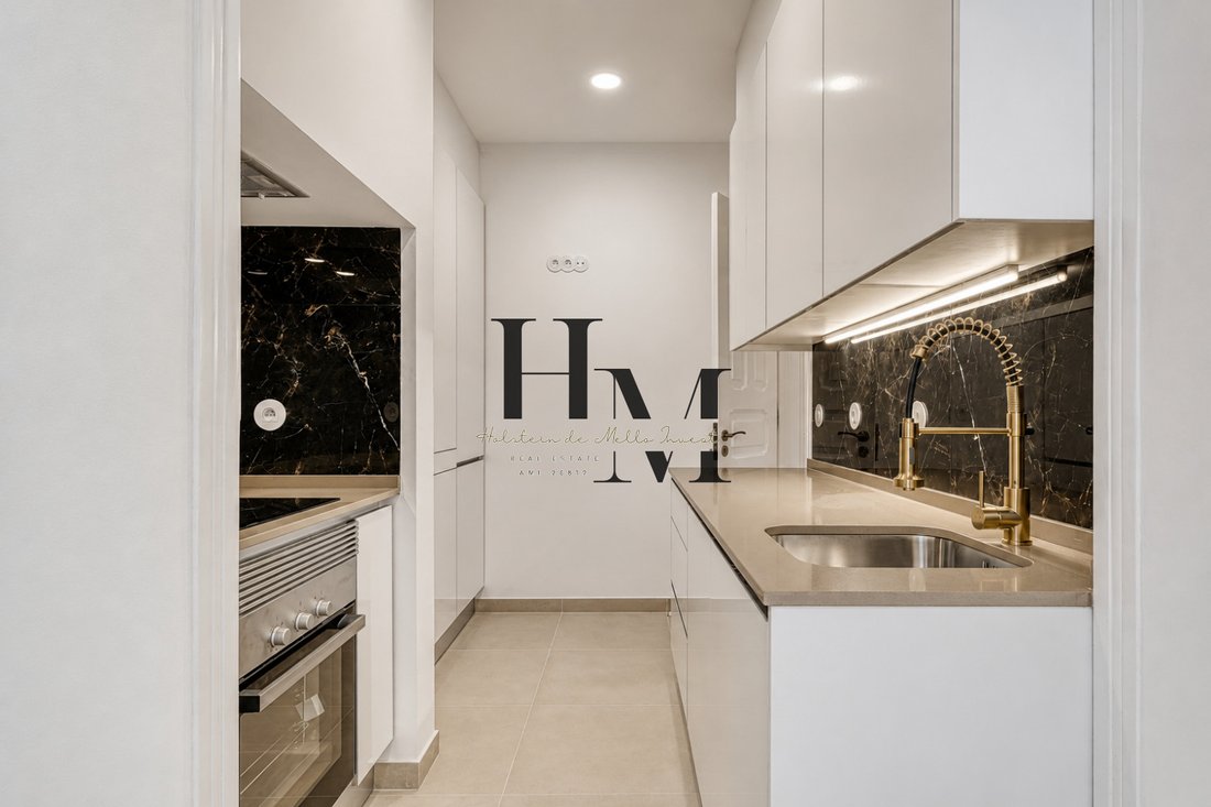 Apartment in Penha de Franca, Lisbon, Portugal 2 - 17982837