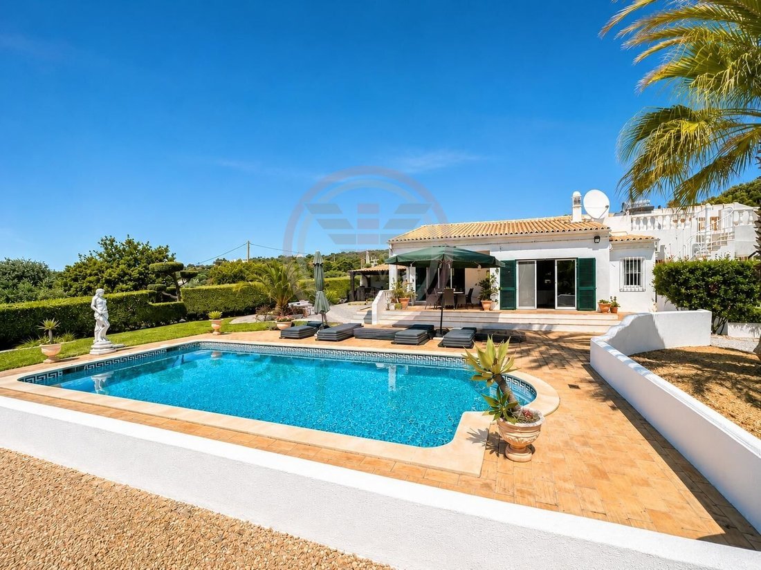 Villa in Santa Barbara de Nexe, Algarve, Portugal 2 - 17982702