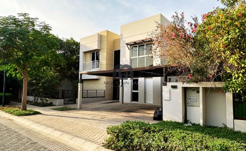 Villa in Sharjah, Sharjah Emirate, United Arab Emirates 1